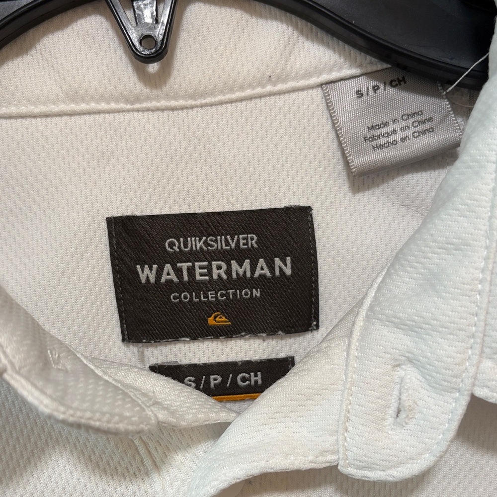 Quiksilver Men's Classic White Polo in EUC - Picture 2 of 7